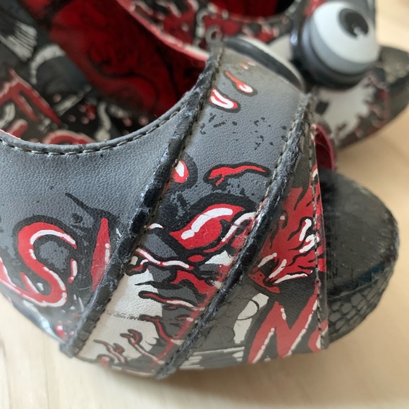 Iron Fist platform heels - Picture 5 of 7